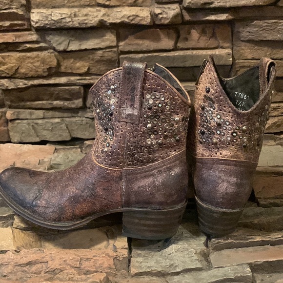 ✨👢✨SIZE 7 | Frye 'Deborah' Studded Boots Western Distressed Leather MSRP $598 - Picture 6 of 16